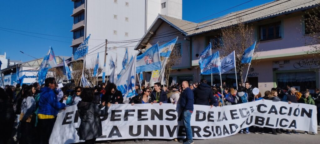 marcha-bari-1024x461 La marcha universitaria llenó plazas y calles de todo el país